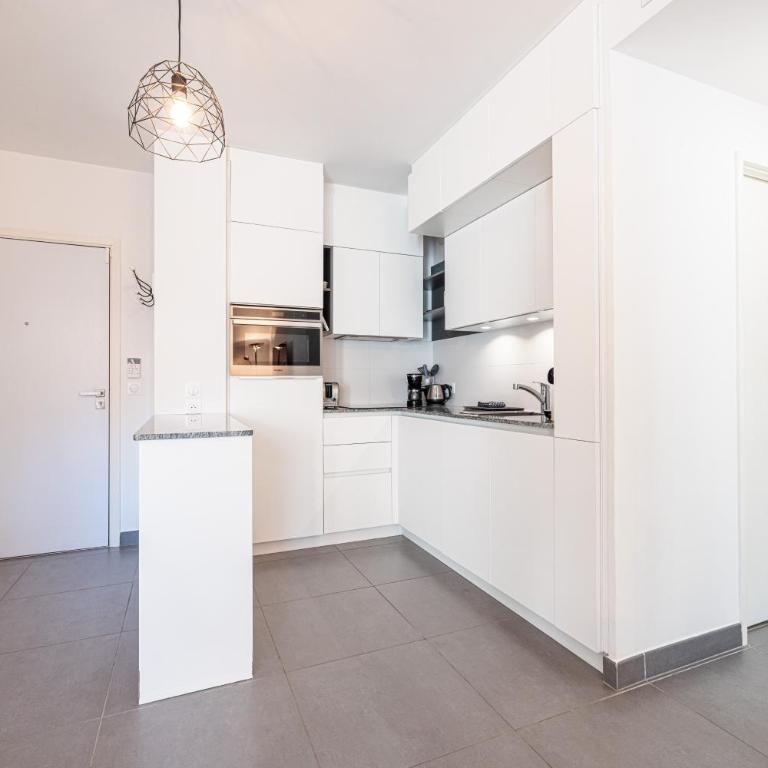 Queen Riviera : climatisation, parking, terrasse - Appartement avec Douche - 9