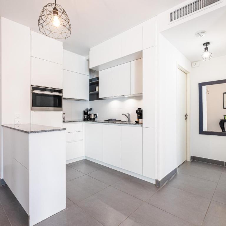 Queen Riviera : climatisation, parking, terrasse - Appartement avec Douche - 12
