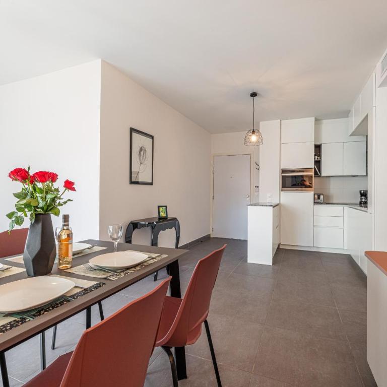 Queen Riviera : climatisation, parking, terrasse - Appartement avec Douche - 14