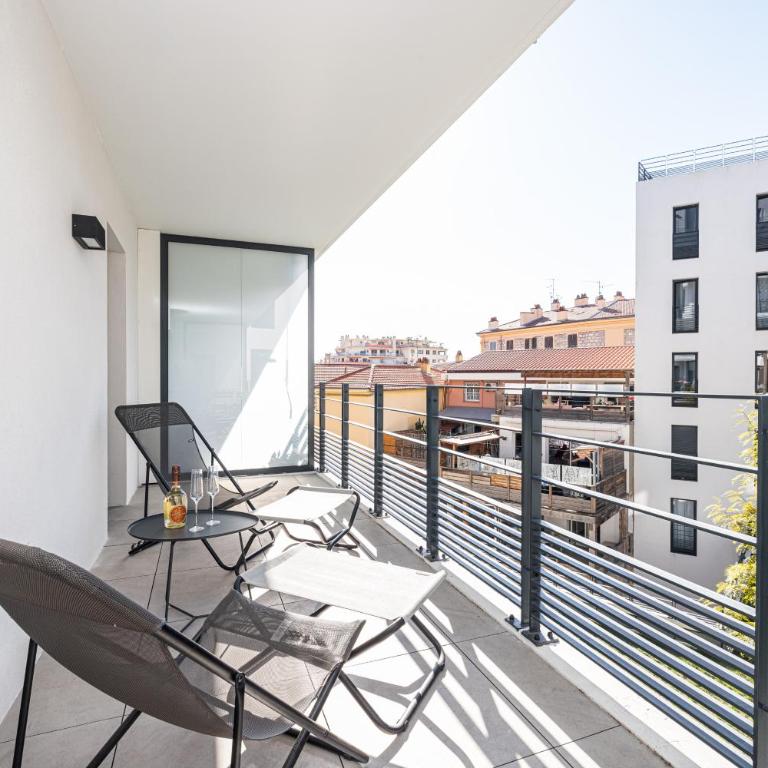 Queen Riviera : climatisation, parking, terrasse - Appartement avec Douche - 32