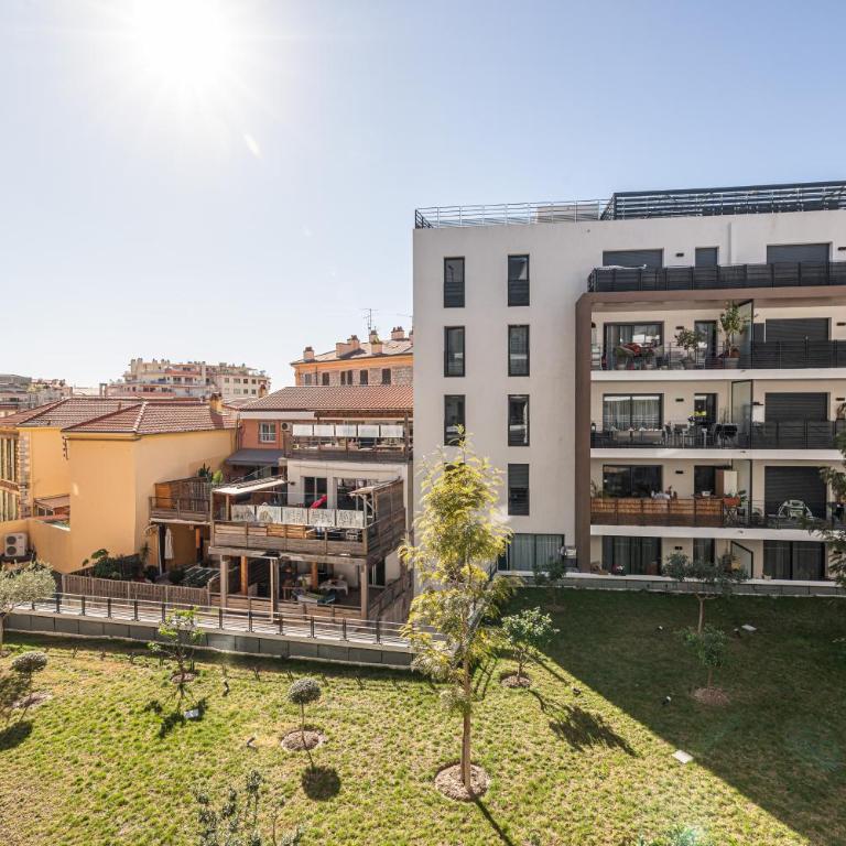 Queen Riviera : climatisation, parking, terrasse - Appartement avec Douche - 35