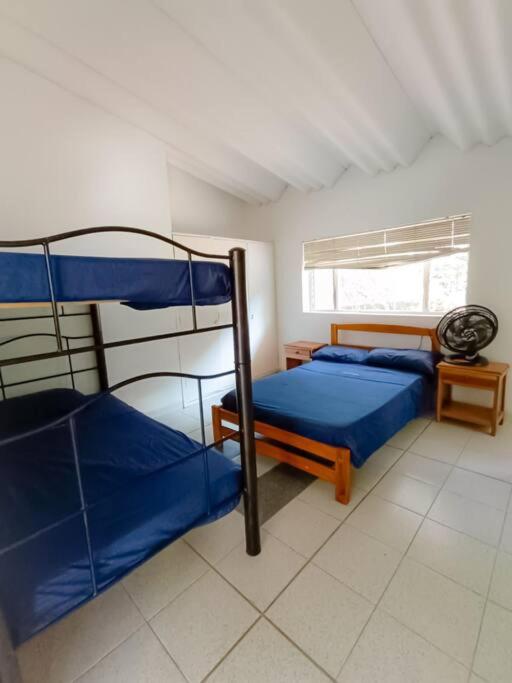 Finca vacacional en Melgar - Capacidad max. 26 - Casa de 4 dormitorios - 25