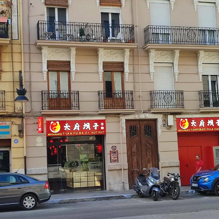 Central Rooms - Valencia City Centre Boho-Cozy Downtown - VLC Urban Rental - Double Room with Private Bathroom - 12