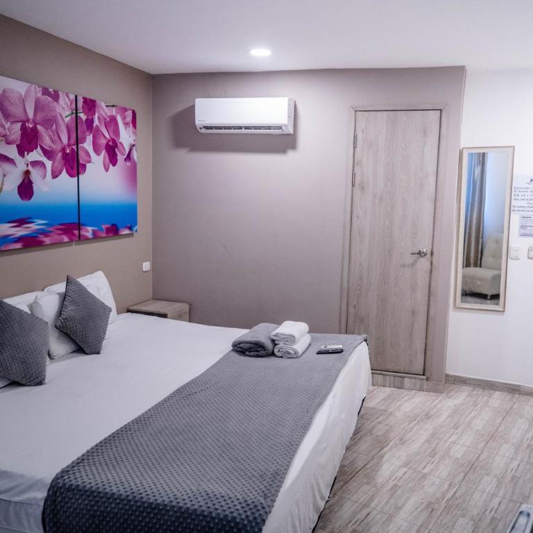 Bahia 79 Apartasuites Cerca al Centro - Habitación Doble con baño privado - 13