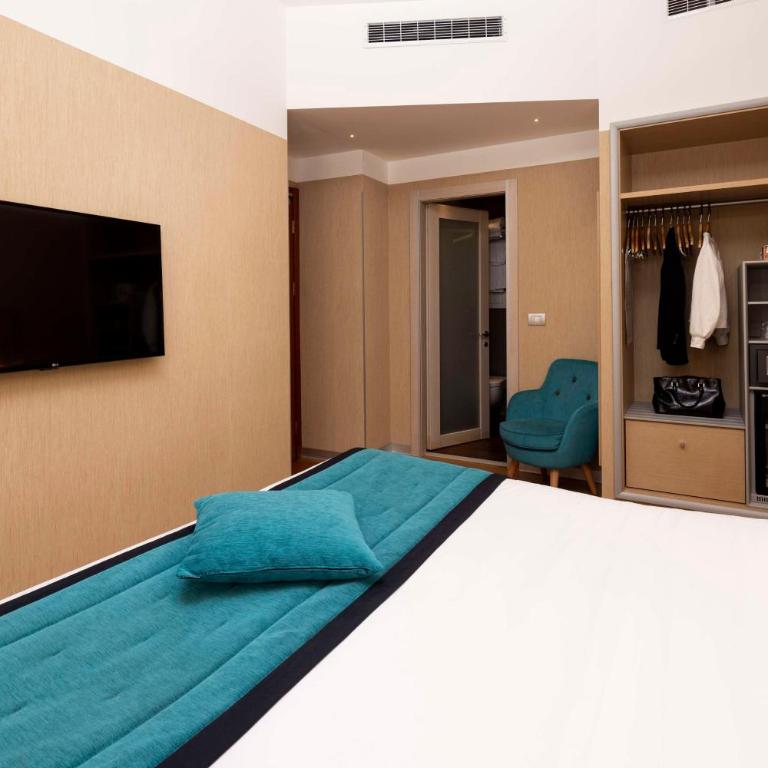 Best Western Plus City Hotel - Camera King Deluxe - 4