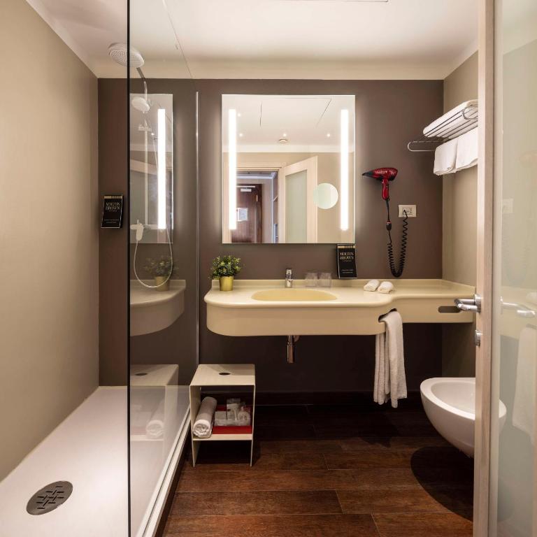 Best Western Plus City Hotel - Camera King Deluxe con Divano-Letto - 8