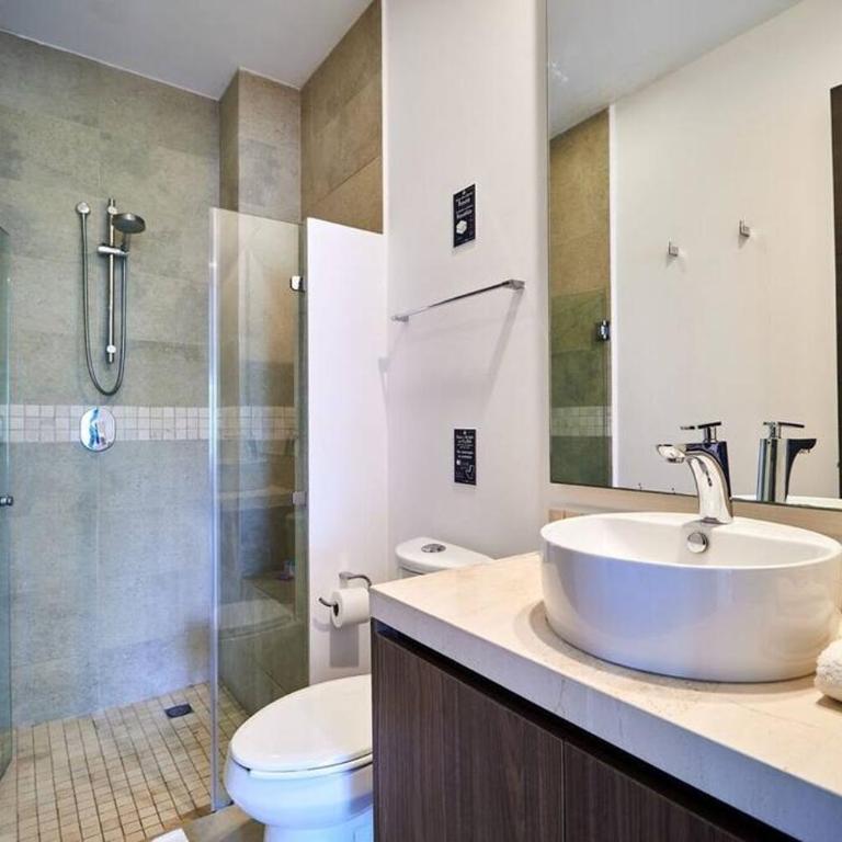 Serene Private Rooftop Jacuzzi Penthouse 2 Pools 5 Min To Beach + Gym - Apartamento de 2 dormitorios - 10