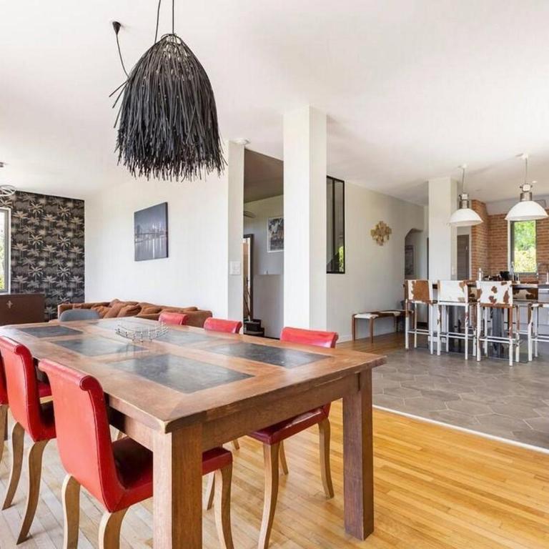 Élégante maison à Vichy : piscine chauffée, jardin arboré, terrasse et climatisation - FR-1-489-494 - Maison de Vacances - 2