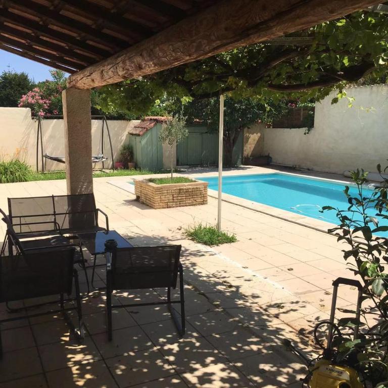 Charmante Maison provençale avec piscine dans Avignon - Haus mit 4 Schlafzimmern - 1
