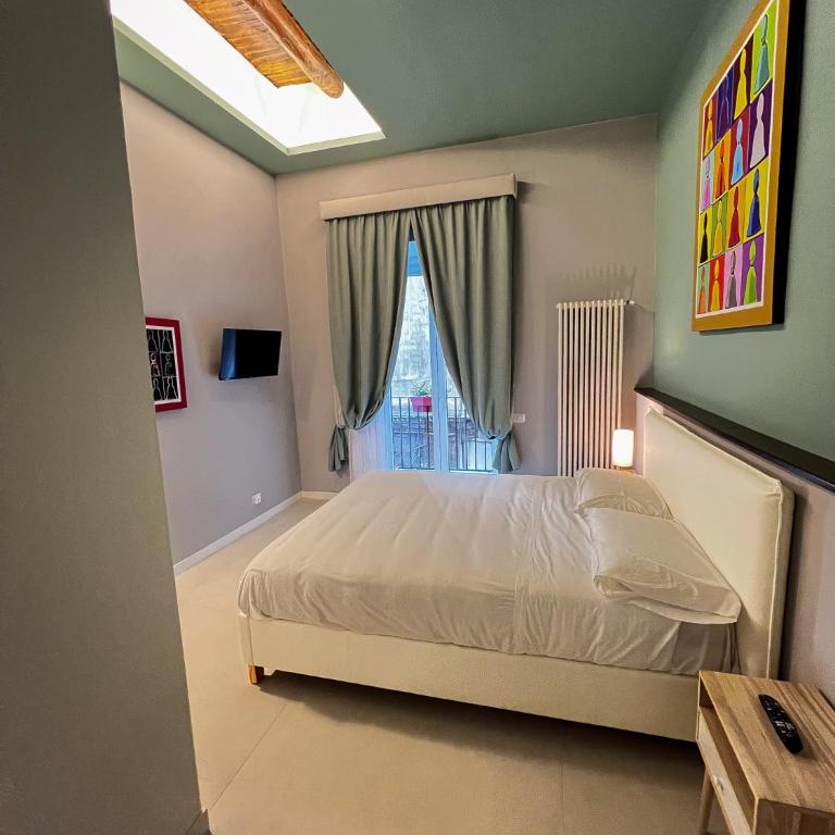 Bed & Breakfast SpaccaNapoli 56 - Ampia Camera Matrimoniale - 1