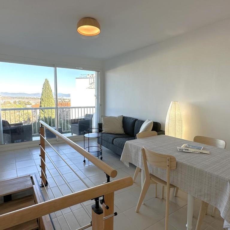 Duplex-3 Chambres Giens-Wifi-Parking By HC - Three-Bedroom Apartment - 4