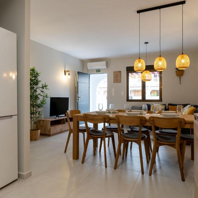 rentafive - Gran casa reformada - Terraza - Casa de 4 dormitorios - 18