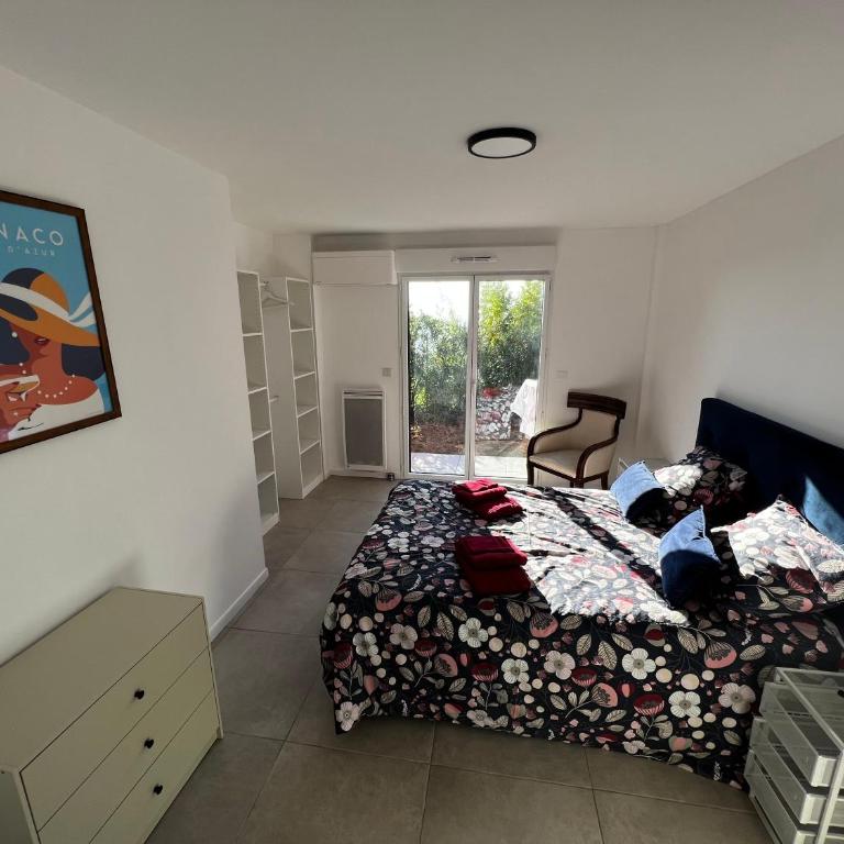 F1 4-Bedrooms Villa with Parking, AC & Pool 8 to 10 guests - Villa Supérieure - 19