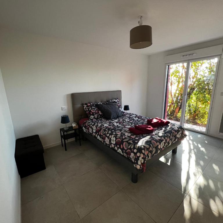 F1 4-Bedrooms Villa with Parking, AC & Pool 8 to 10 guests - Villa Supérieure - 22