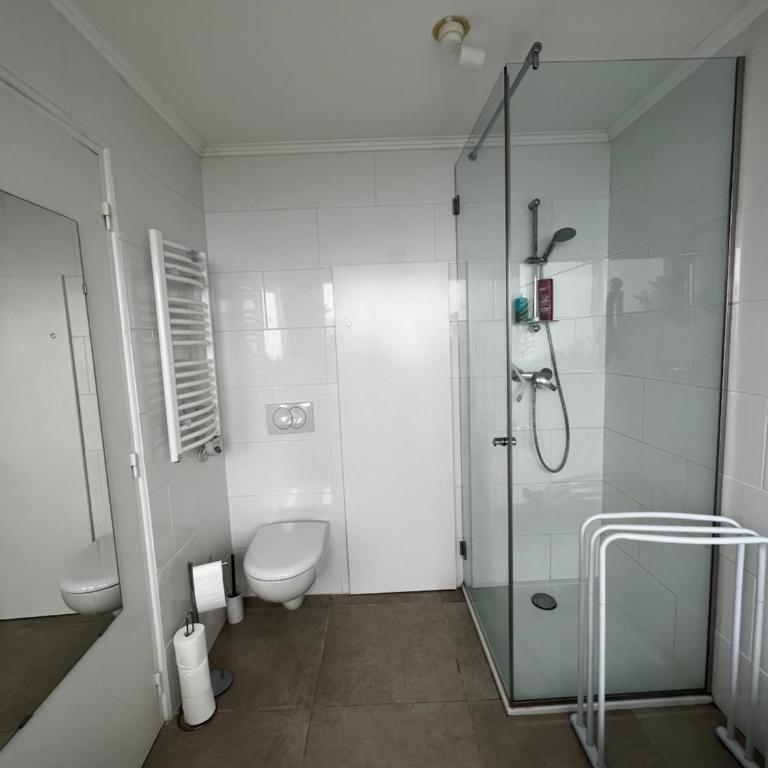 F1 4-Bedrooms Villa with Parking, AC & Pool 8 to 10 guests - Villa Supérieure - 10