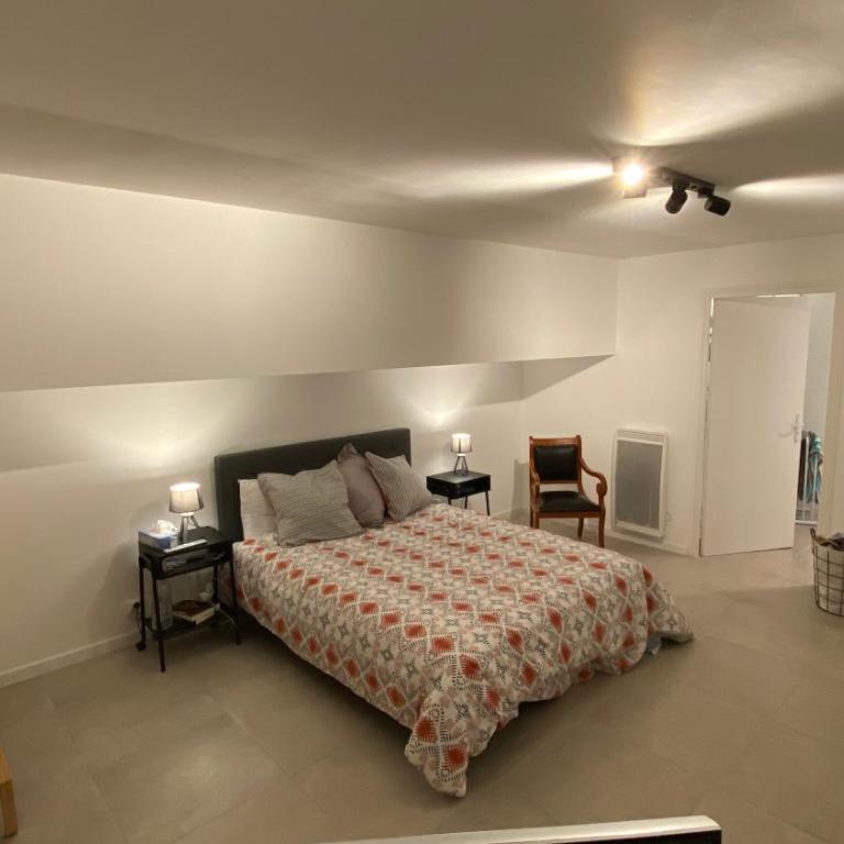 F1 4-Bedrooms Villa with Parking, AC & Pool 8 to 10 guests - Villa Supérieure - 9