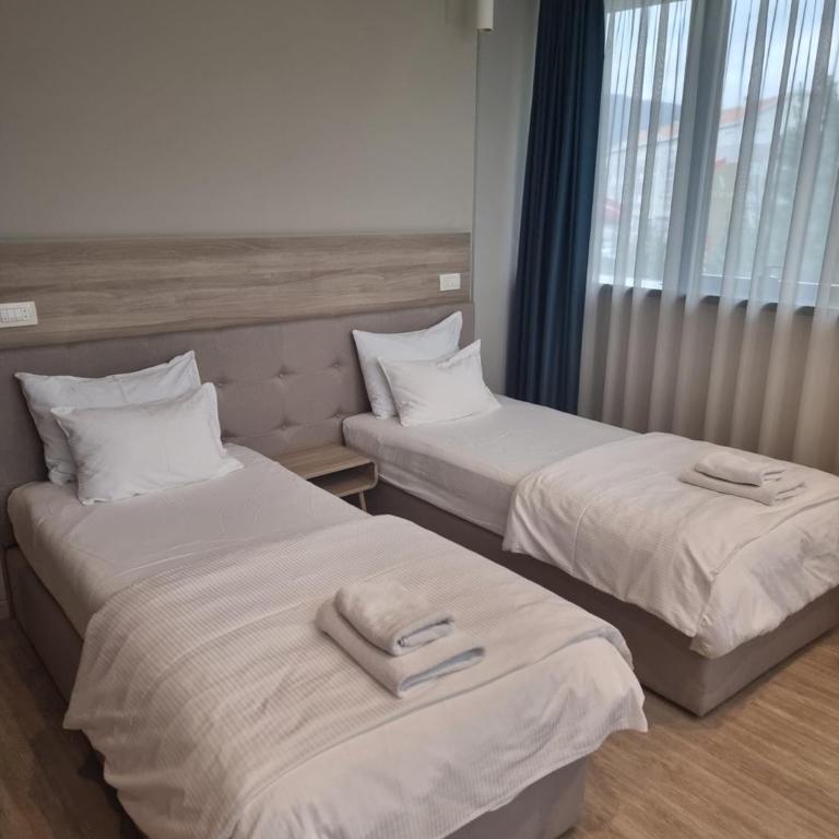 Hotel Verso - Deluxe Queen Room - 6