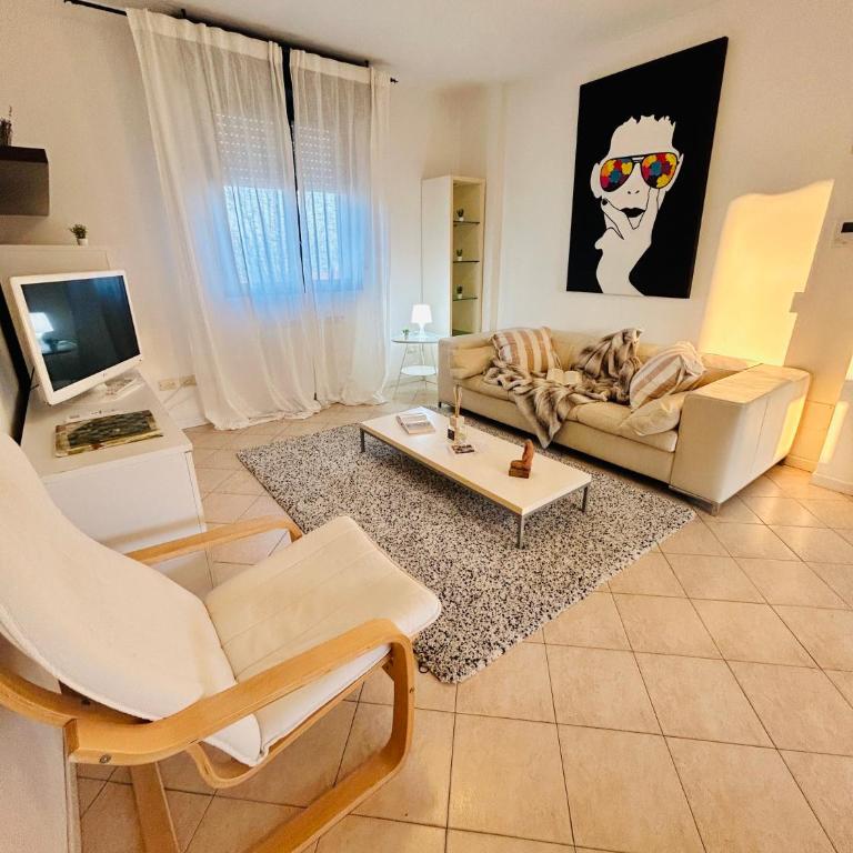 Veliero Fronte Mare 3 camere Flexrent - Immobiliare Abissinia - Three-Bedroom Apartment - 1