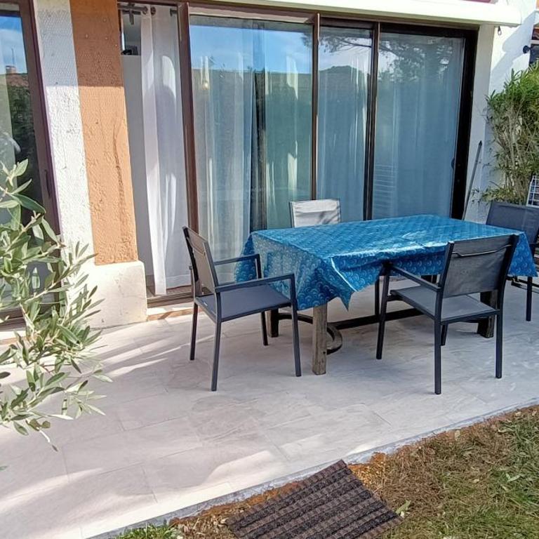 Port Cogolin, T2 calme dans belle résidence, piscine, proche St Tropez - Apartment mit 2 Schlafzimmern - 1