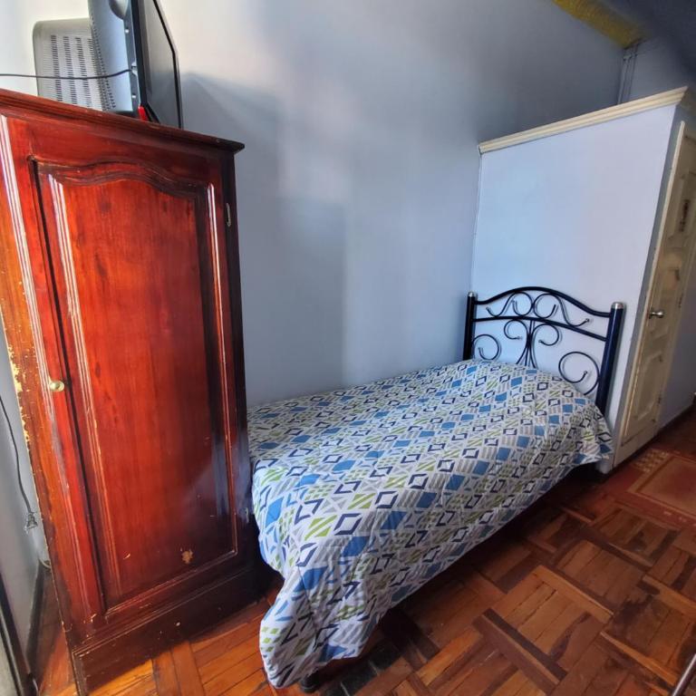 Hostal Juana de Arco - Habitación Individual con baño privado - 2