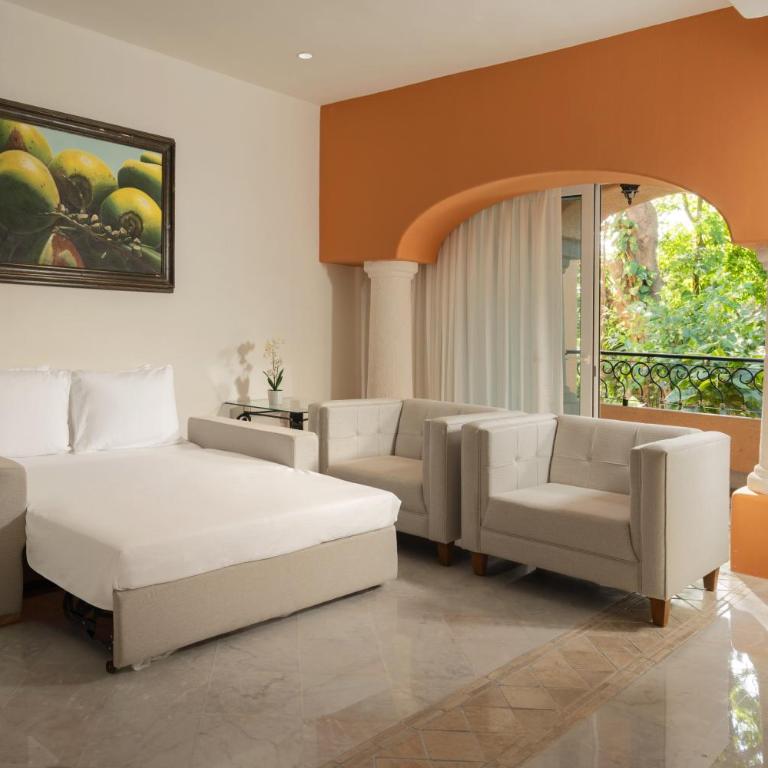 Eurostars Hacienda Vista Real - Family Room - 3
