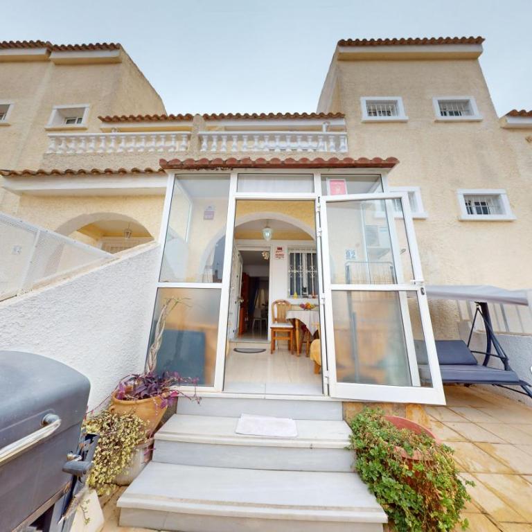 bungalow en la playa y piscina - Two-Bedroom House - 62