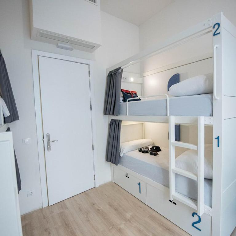 Room Gran Vía - Bed in 4-Bed Female Dormitory Room - 4