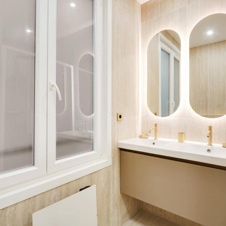 Pick A Flat's Apartments in Opéra Saint Lazarre - Rue de l'Isly - Appartement 2 Chambres - 13