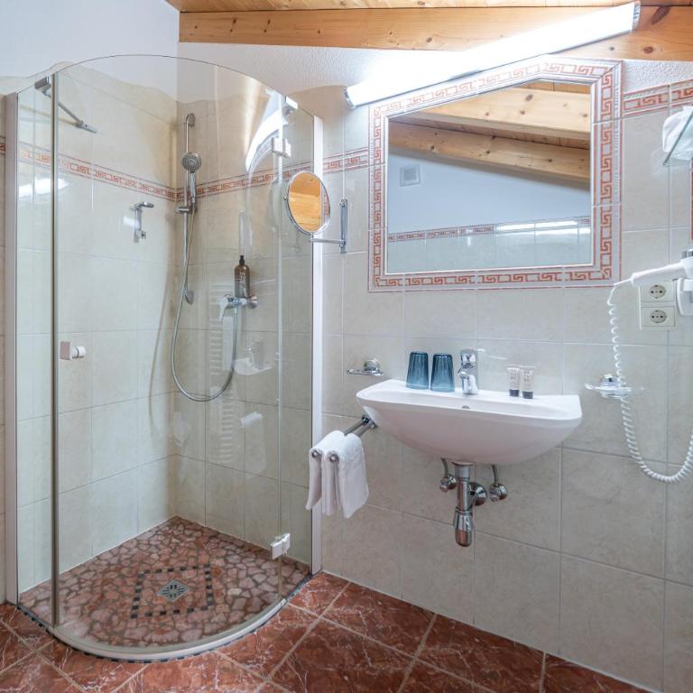 Hotel Stern - Comfort Doppelzimmer mit Balkon - 12