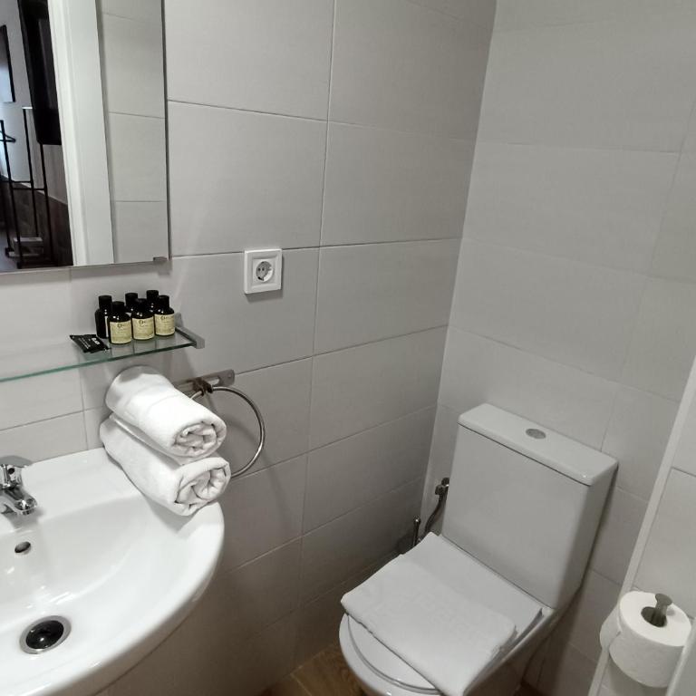 Almona Puente de Barcas - Kainga Homes - Deluxe Apartment - 9