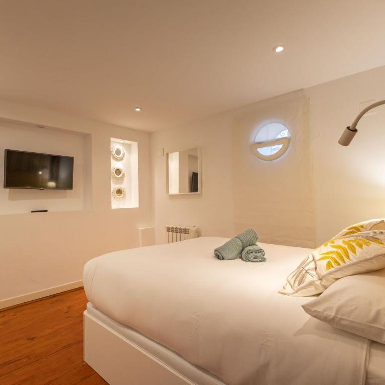 Charming 2 Bedroom Apartment at Plaza el Salvador by OCityzen - Two-Bedroom Apartment - 20