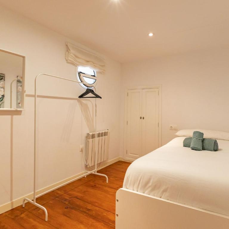 Charming 2 Bedroom Apartment at Plaza el Salvador by OCityzen - Two-Bedroom Apartment - 30