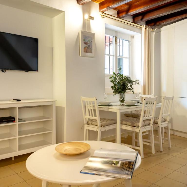Charming 2 Bedroom Apartment at Plaza el Salvador by OCityzen - Two-Bedroom Apartment - 12