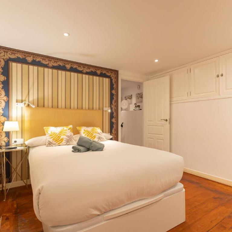 Charming 2 Bedroom Apartment at Plaza el Salvador by OCityzen - Two-Bedroom Apartment - 26