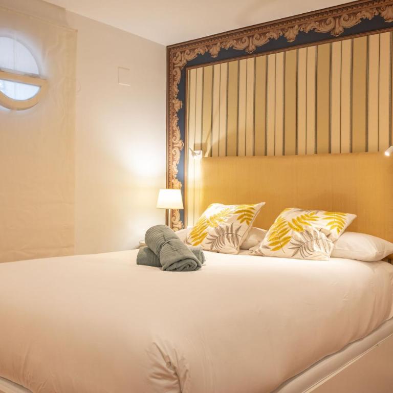 Charming 2 Bedroom Apartment at Plaza el Salvador by OCityzen - Two-Bedroom Apartment - 27