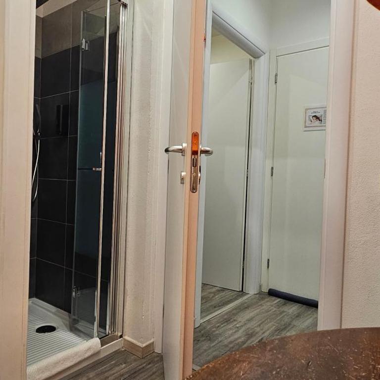 Wagon-lit - Triple Room with Private Bathroom - 13