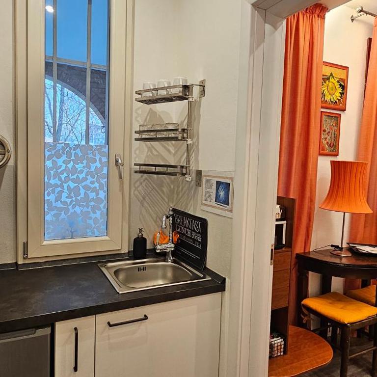 Wagon-lit - Triple Room with Private Bathroom - 2
