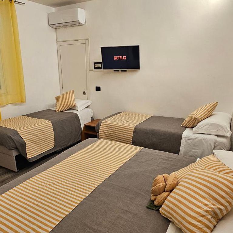Wagon-lit - Quadruple Room with Private Bathroom - 6
