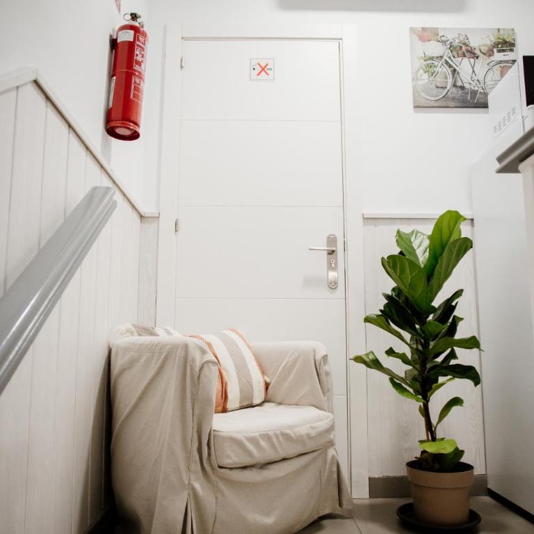 Apartamentos Turisticos Mastil 16 - Habitación Doble sin ventanas - 13
