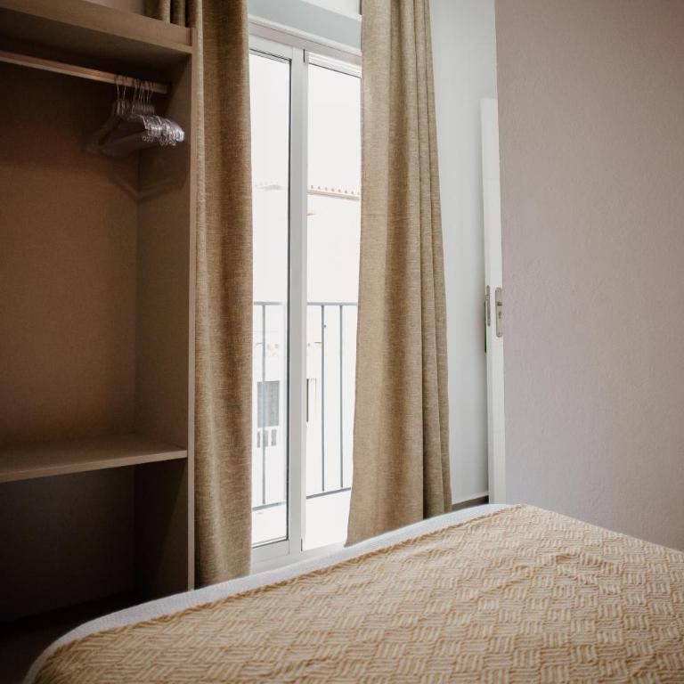 Apartamentos Turisticos Mastil 16 - Habitación Triple con balcón - 27