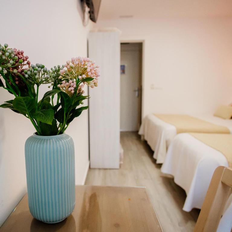 Apartamentos Turisticos Mastil 16 P2 - Habitación Cuádruple con terraza - 15