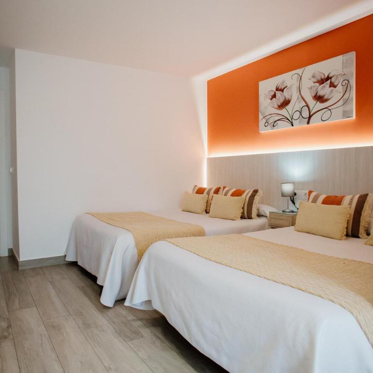Apartamentos Turisticos Mastil 16 P2 - Habitación Cuádruple con baño privado - 11