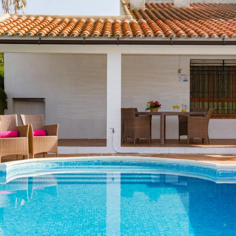 Araceli - Chalet en Riumar con piscina privada, jardín y barbacoa - Deltavacaciones - Casa de 3 dormitorios - 2