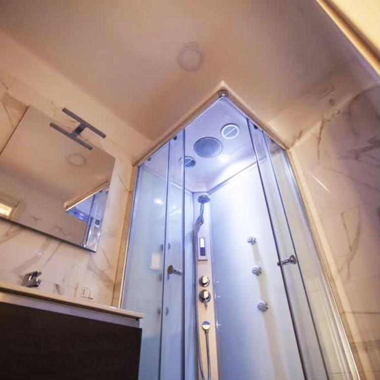 [Duomo Suite] Top Center Apartment Como Lake - One-Bedroom Apartment - 6