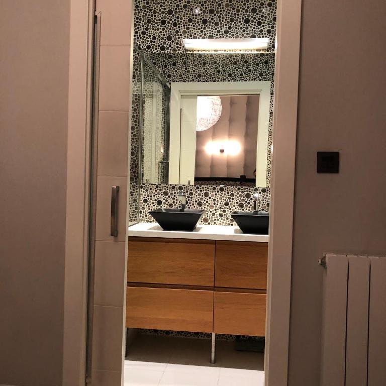 Bilbao city hall suite 2 - Double Room with Balcony - 5