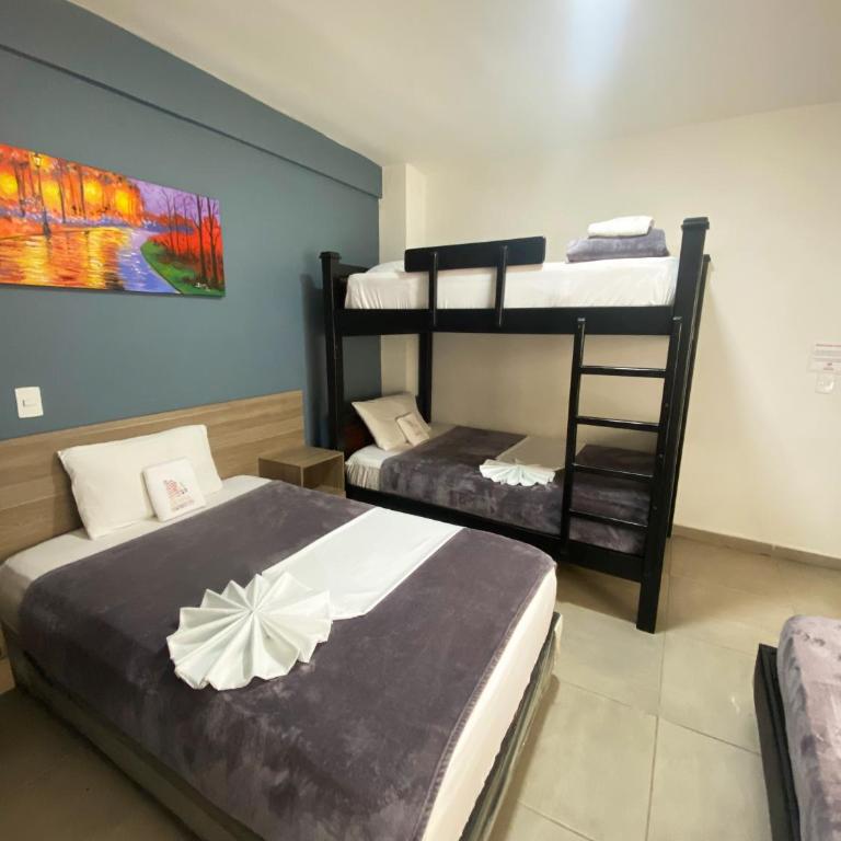 Hotel America 52 - Family Room - 14