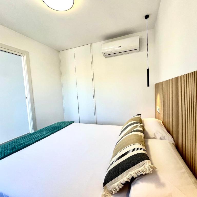 Perseo by Albir Proper Properties - One-Bedroom Apartment - 18