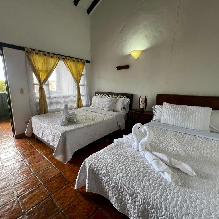 CASA VILLA LUGUIANGA Villa de Leyva - Habitación Cuádruple con balcón - 5