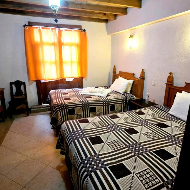 Hotel Plaza Baratillo - Standard Double Room with Two Double Beds - 6
