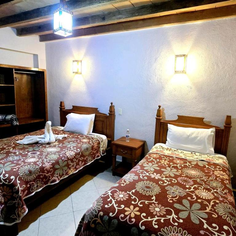 Hotel Plaza Baratillo - Basic Triple Room - 5